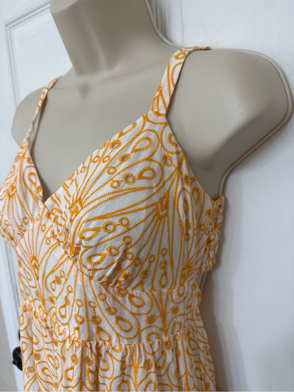LOFT Petites Eyelet Open Back Maxi Dress White Yellow 4P - Picture 7 of 12